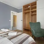 Elegant In For Remote Work With Parking And Balcony By Renters Apartmán