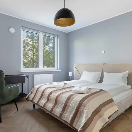 Elegant In For Remote Work With Parking And Balcony By Renters Poznań