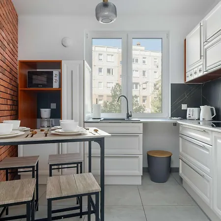 Apartment Elegant In For Remote Work With Parking And Balcony By Renters