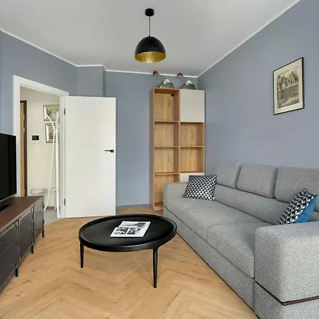 Elegant In For Remote Work With Parking And Balcony By Renters Appartamento *