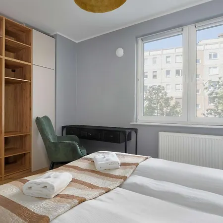 Apartment Elegant In For Remote Work With Parking And Balcony By Renters Poznan