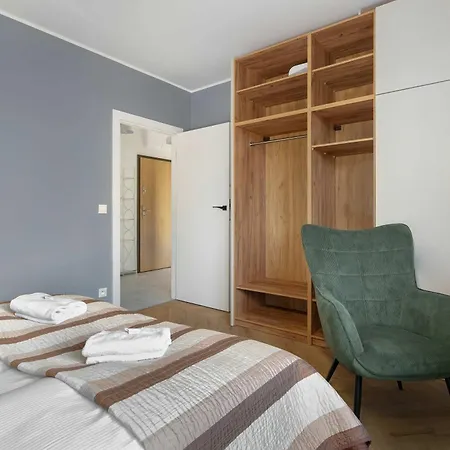 Elegant In For Remote Work With Parking And Balcony By Renters Appartamento