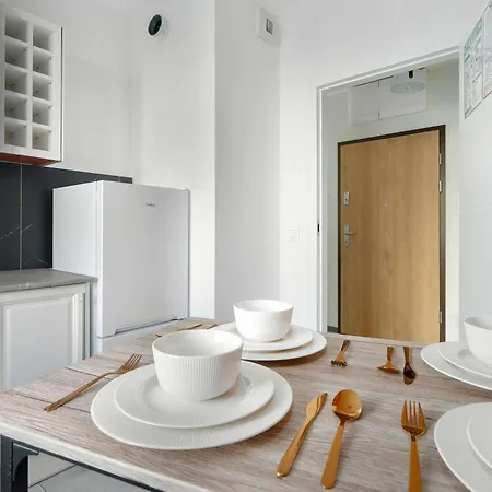 Elegant In For Remote Work With Parking And Balcony By Renters Appartamento