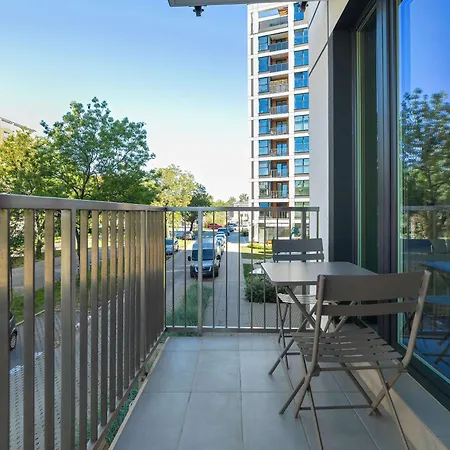 Appartamento Elegant In For Remote Work With Parking And Balcony By Renters *