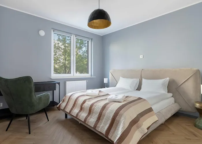 Elegant In For Remote Work With Parking And Balcony By Renters Poznan