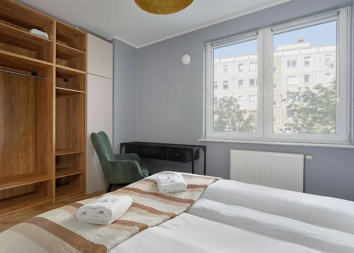 Apartment Elegant In For Remote Work With Parking And Balcony By Renters Poznan