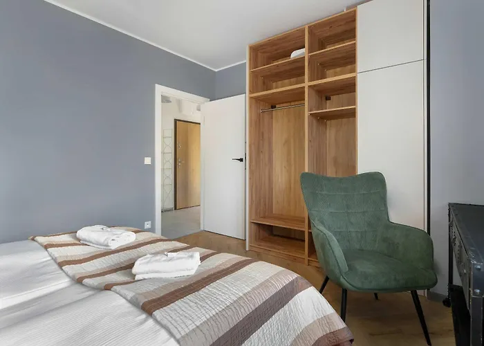 Elegant In For Remote Work With Parking And Balcony By Renters Apartment