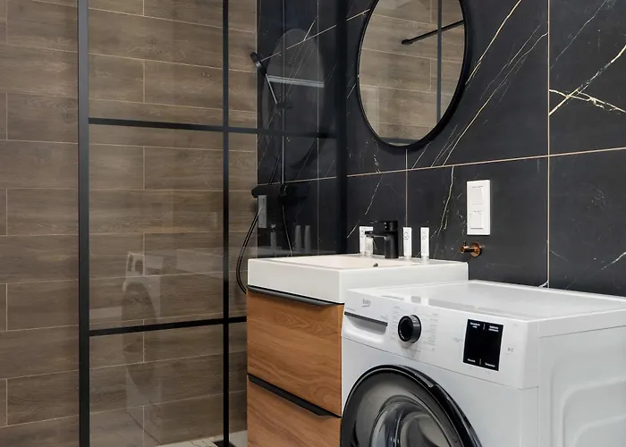 Elegant In For Remote Work With Parking And Balcony By Renters Poznan