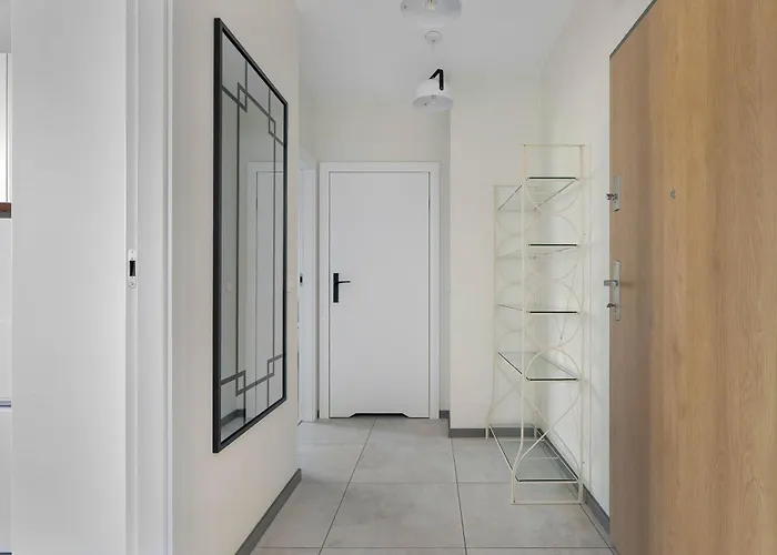 Elegant In For Remote Work With Parking And Balcony By Renters Poznan