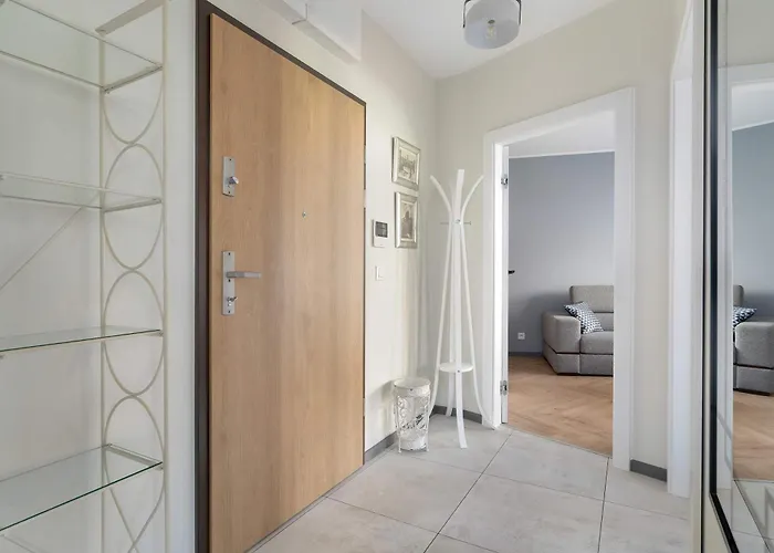 Elegant In For Remote Work With Parking And Balcony By Renters * Poznan