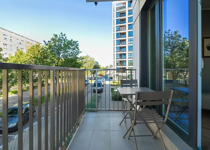 Apartment Elegant In For Remote Work With Parking And Balcony By Renters *