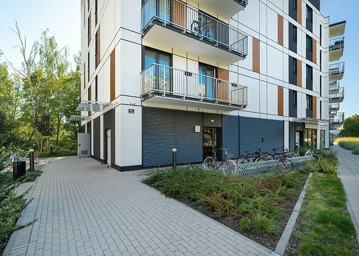 Apartment Elegant In For Remote Work With Parking And Balcony By Renters Poznan